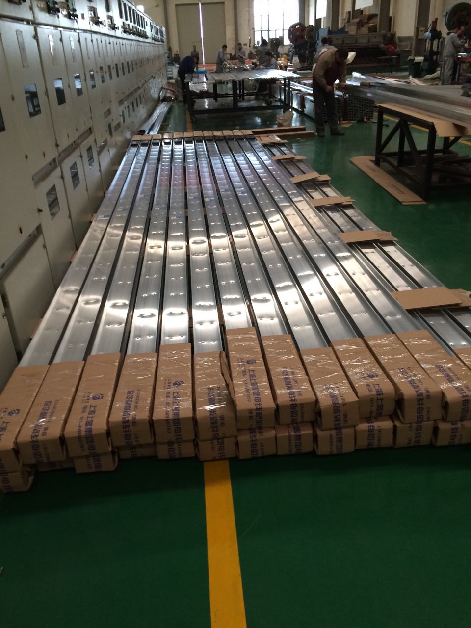 母線槽插接箱和接頭聯接器的標準化要求-母線槽,密集型母線槽,低壓封閉母線,上海母線廠家 母線槽插接箱和接頭聯接器的標準化要求-母線槽,密集型母線槽,低壓封閉母線,上海母線廠家